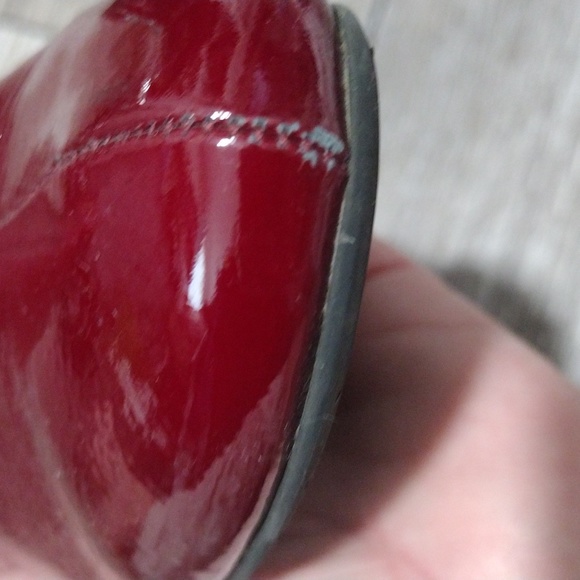 Kenneth Cole New York womens magenta patent leather zip ankle boots. Size 9.5 - Picture 9 of 13